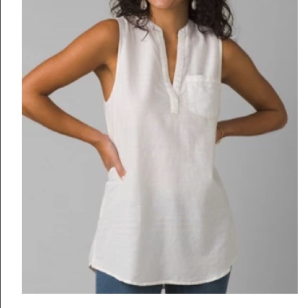 Emery tunic NWT XS By Prana Soft white stripe